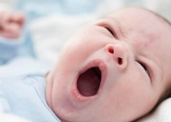 Yawning : জানেনে হামি মৰাৰ এই সমূহ উপকাৰিতা !