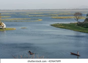 পদুম ফুলৰ পৰাও তৈয়াৰ কৰিব পাৰিব কাপোৰ।