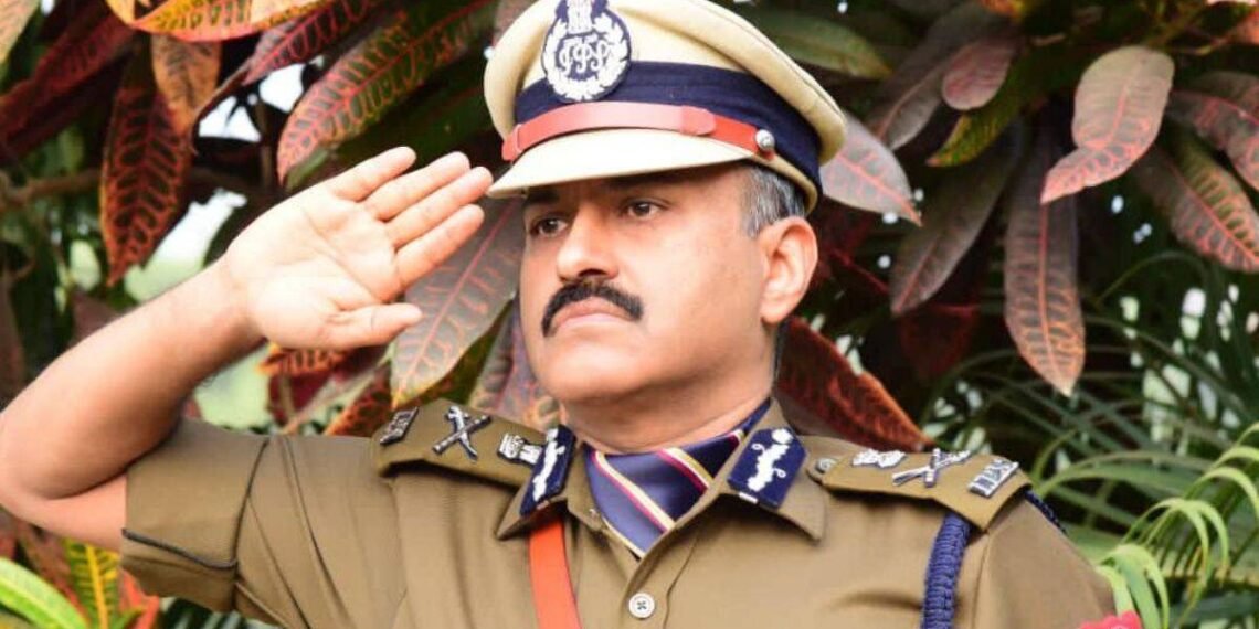 আজি জি পি সিঙে আবেলি ৪.৩০ বজাত দ্বায়িত্ব গ্ৰহণ কৰিব। 