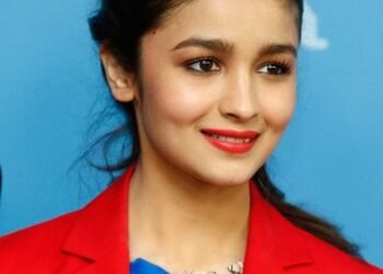 বলীউডৰ এক অতি জনপ্ৰিয় নাম আলিয়া ভাট।