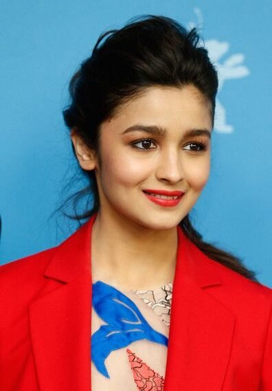 বলীউডৰ এক অতি জনপ্ৰিয় নাম আলিয়া ভাট।