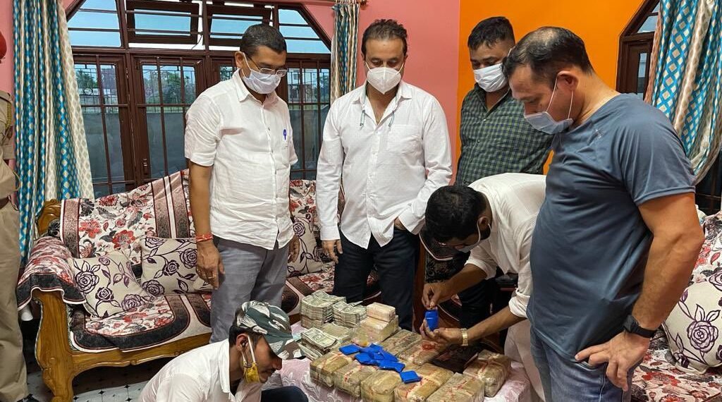 Drugs Drive: ধাৰাপুৰৰ মজলীত ২.৫৫ কোটিৰ নিচাযুক্ত টেবলেটসহ নগদ ২৬ লাখ টকা জব্দ