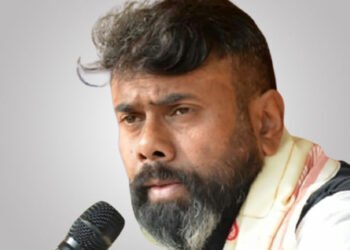 ১০জন ৰিপুন বৰা, ১০জন ৰকিবুল হুছেইন, ১০জন গৌৰৱ গগৈ, ১০জন অখিল গগৈ আহিলেও মোক হৰুৱাব নোৱাৰেঃ ৰূপজ্যোতি কুৰ্মী