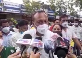 আদানী-আম্বানীক ধনী কৰিছে প্ৰধানমন্ত্ৰী মোদীয়ে…