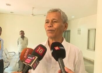 বেজৰ নাকতেই খৰ! সাধাৰণ লোক, সাধাৰণ স্থান নহয়; জনতা ভৱনৰ পৰা চোৰে লৈ গ’ল বিধায়কৰ গাড়ী