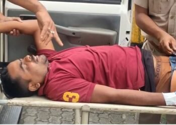আৰক্ষীৰ পুনৰ এনকাউণ্টাৰ! পলাবলৈ চেষ্টা কৰোতেই ডকাইত আজাহাৰ আলীৰ ভৰিত লাগে ৩টা গুলী