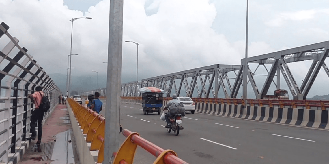 Breaking: শৰাইঘাট দলঙৰ পৰা জাঁপ দি আত্মহত্যাৰ চেষ্টা এজন যুৱকৰ