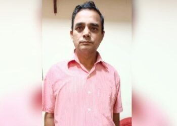‘মই সংগীতৰ ক্লাছলৈ নাযাও; ছাৰে মোৰ লগত বেয়া কাম কৰিবলৈ চেষ্টা কৰে’- লম্পট শিক্ষকৰ বিৰুদ্ধে ৯ বছৰীয়া ছাত্ৰীৰ অভিযোগ