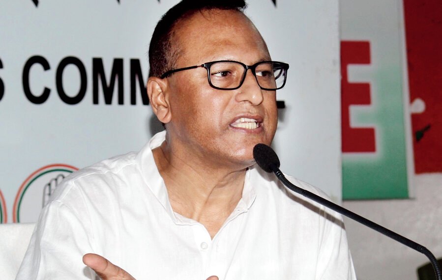 পাঁচগ্ৰামৰ বন্ধ হৈ থকা কাগজ কলটোৰ নিলাম প্ৰক্ৰিয়াত অন্তৰ্ভুক্ত হৈছে নে তৈল ভাণ্ডাৰৰ বিষয়ে। নগাঁৱৰ কংগ্ৰেছ সাংসদ প্ৰদ্যুত বৰদলৈৰ প্ৰশ্ন?