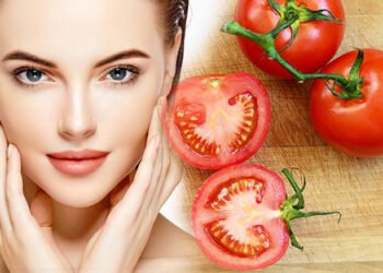 Skin Care Tips: মুখত উজ্জ্বলতা আনিবলৈ লগাওক Tomatoৰ এই Face Packটো