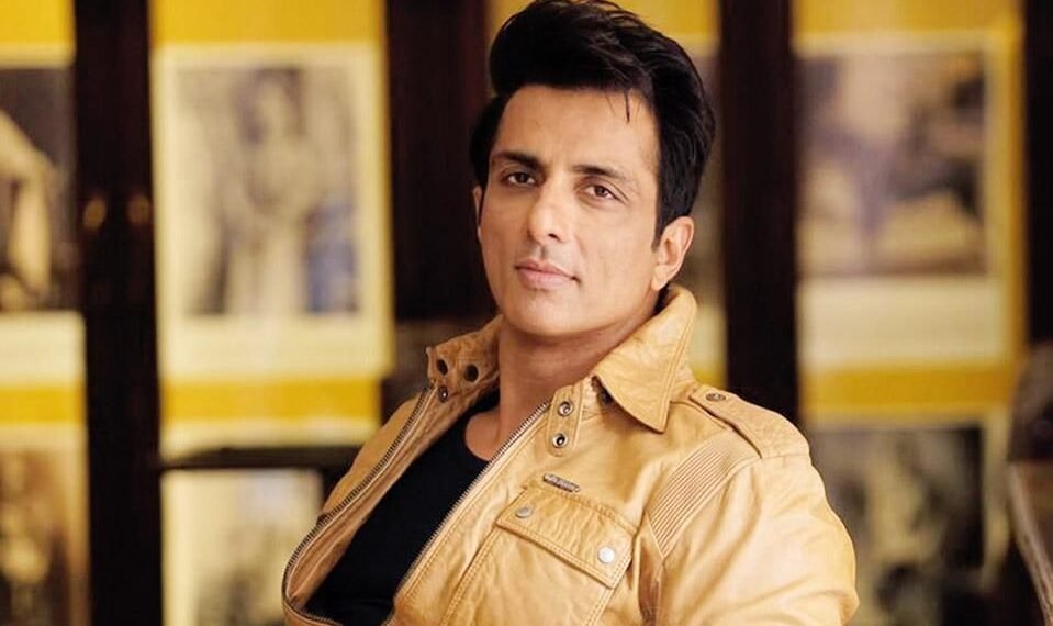 অৱশেষত ছনু ছুডৰ (Sonu Sood) প্ৰতিক্ৰিয়া প্ৰকাশ; ক’লে-‘দুটা দলে অফাৰ কৰিছিল ৰাজ্যসভাৰ আসন, মোৰ লগত লুকুৱাবলৈ একোৱে নাই’