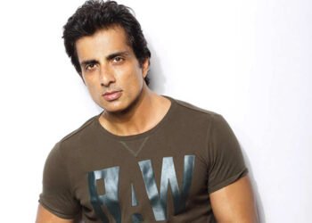 ছনু ছুদৰ(Sonu Sood) ঘৰত আয়কৰ বিভাগ, বলীউড অভিনেতাৰ সৈতে সম্পৰ্কিত ৬টা স্থানত চলাই ছাৰ্ভে