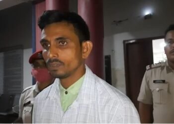 Video: ২ গৰাকী যুৱতীক কাষত বহুৱাই হস্ত মৈথুন কৰা অটো চালক মুকুল আলীক গ্ৰেপ্তাৰ, লগতে অশ্লীল ভিডিঅ’ পোষ্ট কৰা যুৱককো আটক