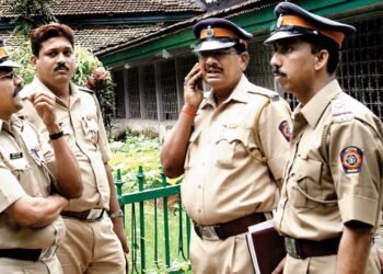 ফোন কৰি ক’লে আধা ঘণ্টাত আত্মহত্যা কৰিম; যেতিয়া আৰক্ষী উপস্থিত হয় তেতিয়া ক’লে…?