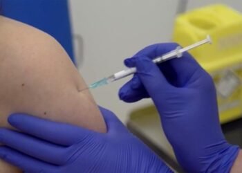 অদ্ভুত! Vaccine ল’লে ব্ৰেকআপ কৰিম বুলি ভাবুকি দিলে Boyfriendয়ে Girlfriendক