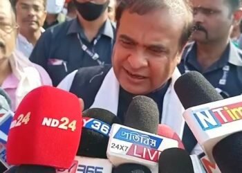 ‘পদুমক ভোট দিলে ২৬ লিটাৰ গাখীৰ দিব পৰা গাই পাব; গাখীৰৰ খৰচ ফণীধৰ তালুকদাৰে দিব’- হিমন্ত বিশ্ব শৰ্মা