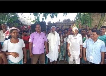 দেৱানী-মাতাব্বৰৰ গুণ্ডাৰাজ! চান্দাৰ ধন নাপালেই ভাঙি দিয়ে হাত-ভৰি, লৈ যায় গৰু-ম’হ, জ্বলাই দিয়ে ঘৰ-বাৰি