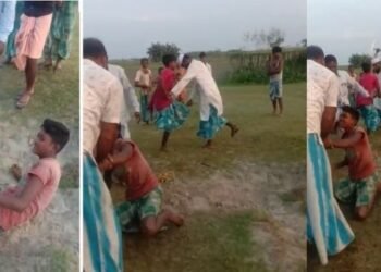 মৰেল পুলিচৰ গুণ্ডাৰাজ! এখন নাৱৰ বাবে ৩জন ছাত্ৰক গুৰুলা গুৰুলকৈ প্ৰহাৰ, চাওক Video