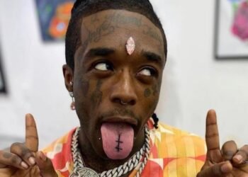 আজৱ চখঃ ৰেপাৰৰ কপালত ১৭৫ কোটি টকাৰ হীৰা; ভিৰৰ মাজত অনুৰাগীয়ে কৰিব বিচাৰিছিল চুৰি