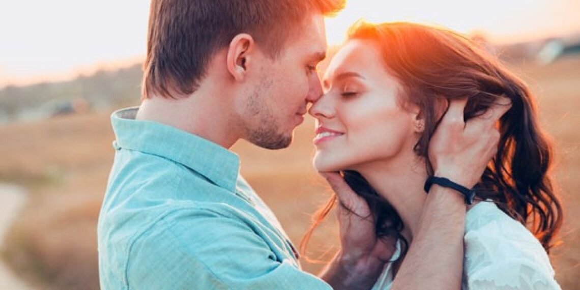 Health Tips: চুম্বন (Kiss) কেৱল প্ৰেম প্ৰকাশ কৰাৰ উপায়ে নহয়; স্বাস্থ্য়ৰো হয় বিভিন্ন লাভালাভ