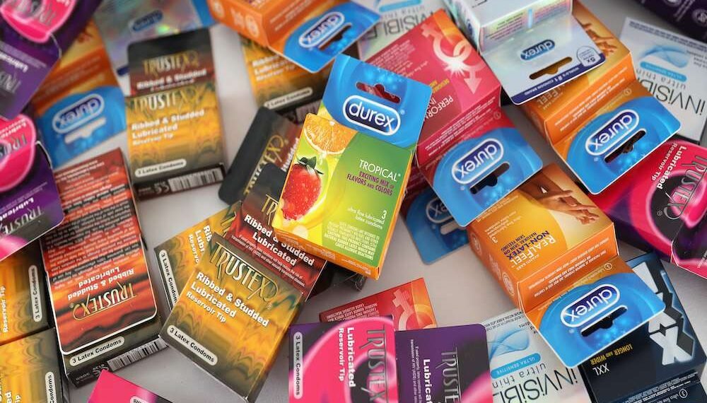 ২০২১ত উত্তৰ-পূবৰ ভিতৰত সৰ্বাধিক কণ্ডম (Condom) বিক্ৰী হৈছে গুৱাহাটীত; কণ্ডম বিচৰা অধিকাংশই যুৱচামৰ