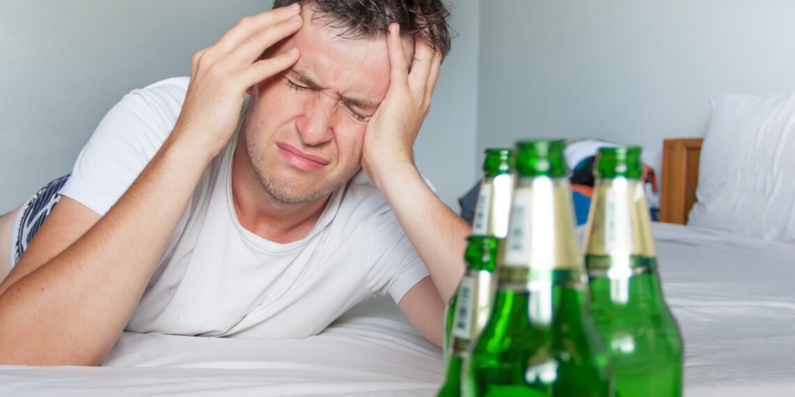 Health Tips: এই কেইবিধ বস্তু খোৱাৰ পিছত নহ’ব Hangover! মূৰৰ বিষ আৰু বমিৰ পৰা পাব সকাহ