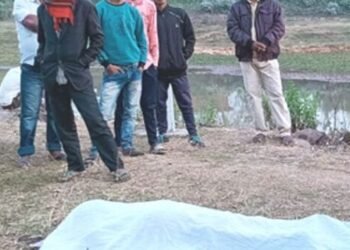 বিধিৰ কি বিধান! শাহু মাকৰ অন্তিম সংস্কাৰ কৰি ঘূৰি অহাৰ পথতে কৰুণ মৃত্যুক সাৱটিলে জোঁৱায়েকে