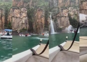 ভয়ংকৰ! নাও (Boating) চলাই থাকোতে হঠাৎ মানুহৰ ওপৰত পৰিল এখন শিলৰ পাহাৰ; মৃত্যু ৯জনৰ, ভিডিঅ’টো চালে আপোনাৰো কঁপি উঠিব আত্মা, Viral Video