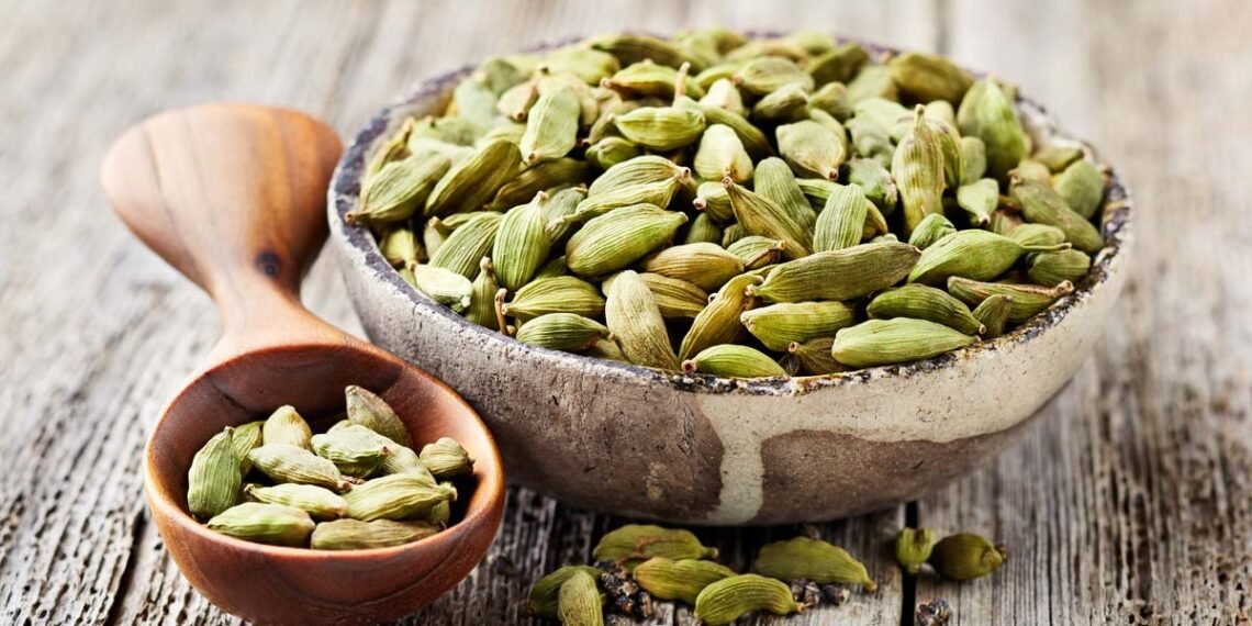 Health Tips: ইলাচীৰ (Cardamom) ১০টা সৰ্বশ্ৰেষ্ঠ লাভালাভ; আহক জানো কি কি?