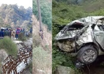 চালকৰ টোপনি অহাৰ বাবে গাড়ীয়ে নিয়ন্ত্ৰণ হেৰুৱাই দ’ খাৱৈত বাগৰি পৰে; একেলগে ১৪ গৰাকী লোকৰ মৃত্যু,  বিয়া খাই উভতি অহাৰ পথত সংঘটিত হৈছিল এই কৰুণ পথ দুৰ্ঘটনা