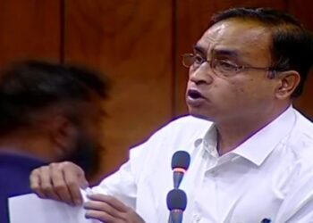 ‘স্বল্পবসনা নাৰী আৰু যৌন উত্তেজক ড্ৰেছ পিন্ধাৰ বাবে ধৰ্ষণ (Rape) বৃদ্ধি হৈছে’- এই উদ্ভট মন্তব্য কৰি বিপদত বিধায়ক শ্বেৰমান আলী; লতাশিল থানাত দাখিল এজাহাৰ