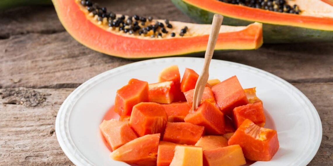 Food: অমিতা (Papaya) খালে মহিলাসকলে পাব আচৰিত লাভালাভ; আহক জানো কি কি?
