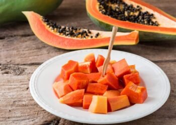Food: অমিতা (Papaya) খালে মহিলাসকলে পাব আচৰিত লাভালাভ; আহক জানো কি কি?