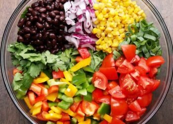 Health Tips: মেদবহুলতাৰ পৰা হজমলৈকে; সেউজীয়া চালাদ (Green Salad) খোৱাৰ অতুলনীয় লাভালাভ, আহক জানো আৰু কি কি?