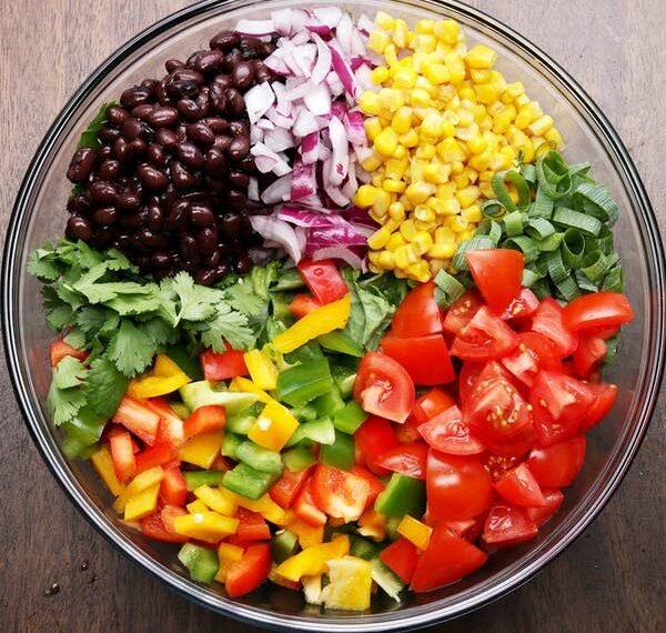 Health Tips: মেদবহুলতাৰ পৰা হজমলৈকে; সেউজীয়া চালাদ (Green Salad) খোৱাৰ অতুলনীয় লাভালাভ, আহক জানো আৰু কি কি?