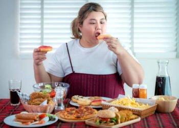 Health Tips: এইবোৰ হৈছে আটাইতকৈ বেছি ওজন বৃদ্ধি কৰা জাংক ফুড (Junk Food); আপোনাৰ আহাৰৰ তালিকাৰ পৰা তৎক্ষণাৎ আঁতৰাওক, আহক জানো কি কি?