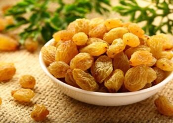 Health Tips: কিচমিচ (Raisins) খোৱাৰ সঠিক সময়; জানি ল’লে আপোনাৰে লাভ, নাজানিলে লোকচান, আহক জানো কি লাভালাভ?