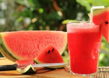 Health Tips: আপুনিও হয়তো তৰমুজ (Watermelon) খাই ভাল পায়? কিন্তু ইয়াক খোৱাৰ সঠিক সময় আৰু কেনেদৰে খাব লাগে আপুনি হয়তো নিশ্চয় নাজানে; তেন্তে আহক জানি লওঁ