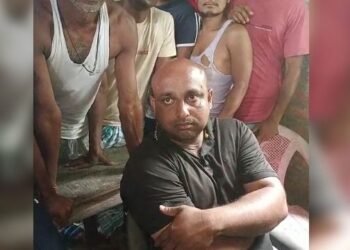 জঘন্য, নিৰ্দয়ী, অমানুষিক, লুভীয়া কি ক’ব আপুনি? পৈতৃক সম্পত্তিৰ বাবে পাষাণ পুত্ৰই পিতৃক ডিঙি চেপি হত্যা কৰি পেলাই দিলে নৈত; তাৰ পিছৰ পৰিস্থিতি এয়া…