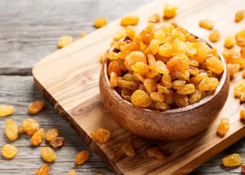Health Tips: বিবাহিত পুৰুষসকলে (Married Mens) কিচমিচ (Raisins) খালে পাব এই  আশ্চৰ্যকৰ লাভালাভ; আজিৰে পৰা খোৱা আৰম্ভ কৰি দিয়ক, খালে বৃদ্ধি হ’ব এইবিধ বস্তু
