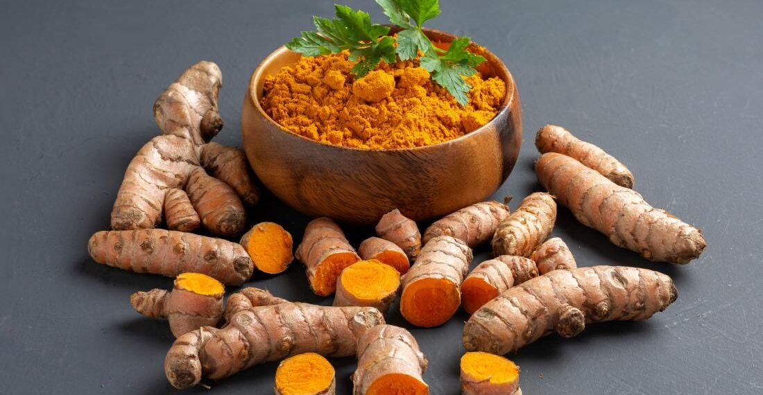 Health Tips: ৰাতিপুৱা শুই উঠি খালি পেটত কেঁচা হালধি (Raw Turmeric) খোৱা আৰম্ভ কৰি দিয়ক; কাৰণ হালধিৰ আছে বহু আশ্চৰ্যকৰ লাভলাভ, আহক জানো কি কি?