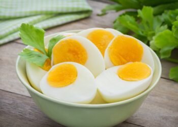 Health Tips: কণী (Egg) স্বাস্থ্যৰ বাবে যথেষ্ট উপকাৰী বুলি সকলোৱে জানে; কিন্তু কণীৰ হালধীয়া অংশ (Egg Yellow Part) খাব নালাগে? আহক জানি লওক কাৰণবোৰ কি কি?