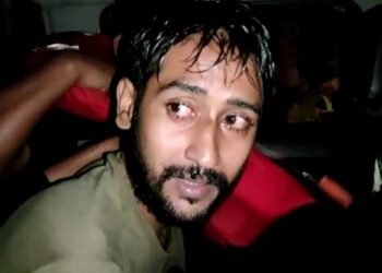 চাঞ্চল্যকৰ! ঘৰৰ অশান্তিৰ বাবে কলং নৈত জাঁপ দি আত্মহত্যাৰ (Suicide) চেষ্টা যুৱকৰ; ইফালে পৰিয়ালক খবৰ দিয়াত পৰিয়ালৰ লোকে কয়- ‘আমি নাহো, তাক ঘৰৰ পৰা ওলাই দিছো, তাক আমাৰ ঘৰলৈ নানিবা’