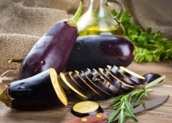 Health Tips: বেঙেনা (Brinjal) খাই হয়তো বহুতে ভাল পায় বা নাপায়; কিন্তু যিসকলে খাই ভাল নাপায় সেইসকলে পঢ়ি লওক ইয়াৰ লাভালাভবোৰ আৰু আজিৰে পৰা খাবলৈ আৰম্ভ কৰি দিয়ক, পিছে জানি লওক লাভালাভবোৰ কি কি?