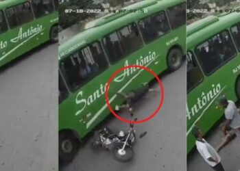 অনুগ্ৰহ কৰি হেলমেট পিন্ধক (Wearing Helmet)! এই কথাষাৰীৰ মূল্য তেতিয়া বুজিব, যেতিয়া এই ভয়ংকৰ ভিডিঅ’টো চাব, Watch Viral Video