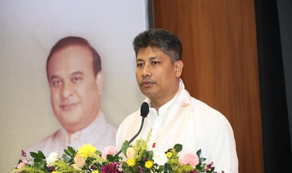 ‘মই টিকট কাটি হলত শ্বাহৰুখ খান, অক্ষয় কুমাৰৰ চিনেমা চোৱাৰ পিছত একেটা হলতে একেখিনি টকা খৰচ কৰি অসমীয়াই বুলিয়েই আইমীৰ এখন চিনেমা চাবলৈ মই কিয় যাম?’-পীযুষ হাজৰিকা (Pijush hazarika)