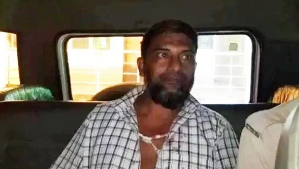 নিৰ্লজ্জ কাণ্ড! চতুৰ্থ শ্ৰেণীৰ ছাত্ৰীক যৌন নিৰ্যাতন (Sexual Harassment) গৃহ শিক্ষকৰ; ঘৰত কোনো নথকাৰ সুযোগ লৈ কৰিছিল এই কুকৰ্ম, শিক্ষকজনে নিজ মুখে স্বীকাৰো কৰে এই কাণ্ড কৰা বুলি, লগতে অনুৰোধো কৰে আৰক্ষীক নক’বলৈ