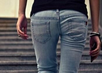 এইখন পৃথিৱীত সকলো সম্ভৱ! ‘জীন্স (Jeans) নিপিন্ধিবা, এতিয়া তোমাৰ বিয়া হৈছে…’ এই কথাখিনিয়েই শেষ কথা আছিল স্বামীৰ; গোটেই জীৱনৰ বাবে মুখ বন্ধ কৰি দিলে পত্নীয়ে স্বামীৰ