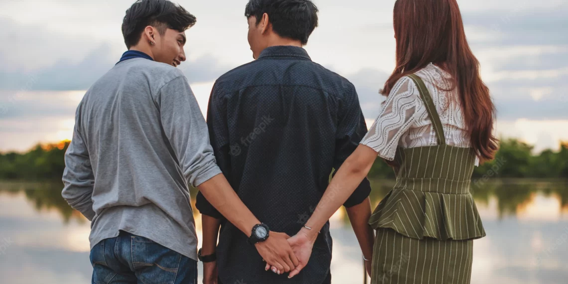 Ek Phool Do Mali! ত্ৰিকোণীয় প্ৰেমৰ (Love Triangle) ভয়ংকৰ পৰিণতি; ২ যুৱকৰ সৈতে প্ৰেম; তাৰ পিছত তাৰে এজন প্ৰেমিকে প্ৰেমিকাক কৰিলে হত্যা, এতিয়া হত্যাকাৰী প্ৰেমিকক বিচাৰি হাহাকাৰ