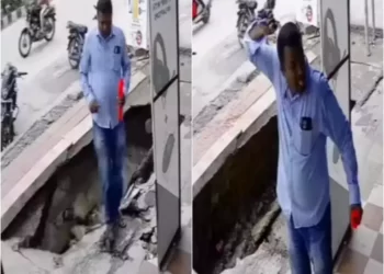 ভাগ্যৰ খেলা! মৃত্যুৰ দুৱাৰ দলিৰ পৰা এনেদৰে ঘূৰি আহিল এইজন লোক; ভিডিঅ’টো চালে আপুনিও আচৰিত হৈ উঠিব, Watch Viral Video